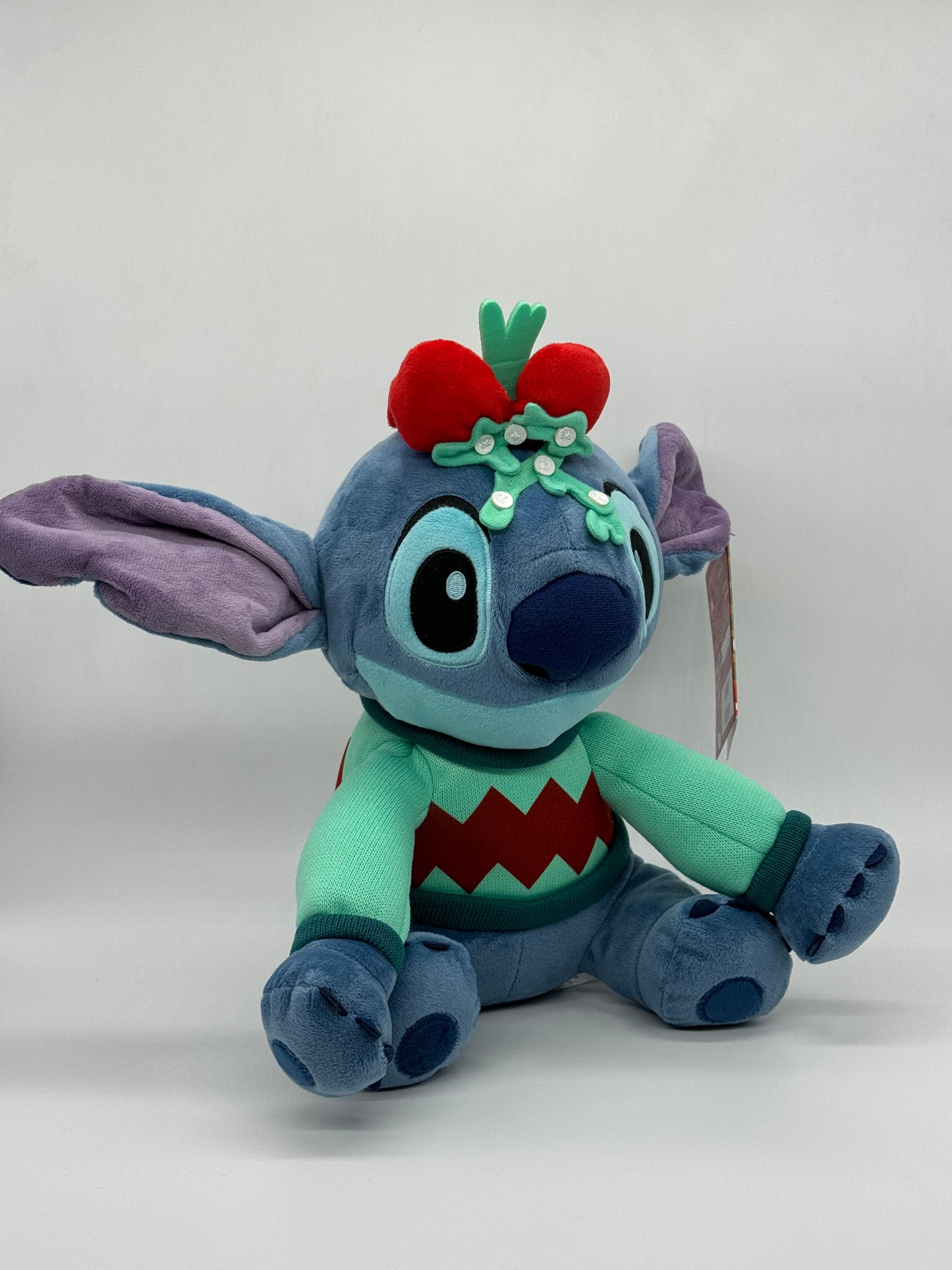 Lilo & Stitch "Stitch im Weihnachtsoutfit" Plüsch / Stofftier Disney (2023) - End of Toys Store