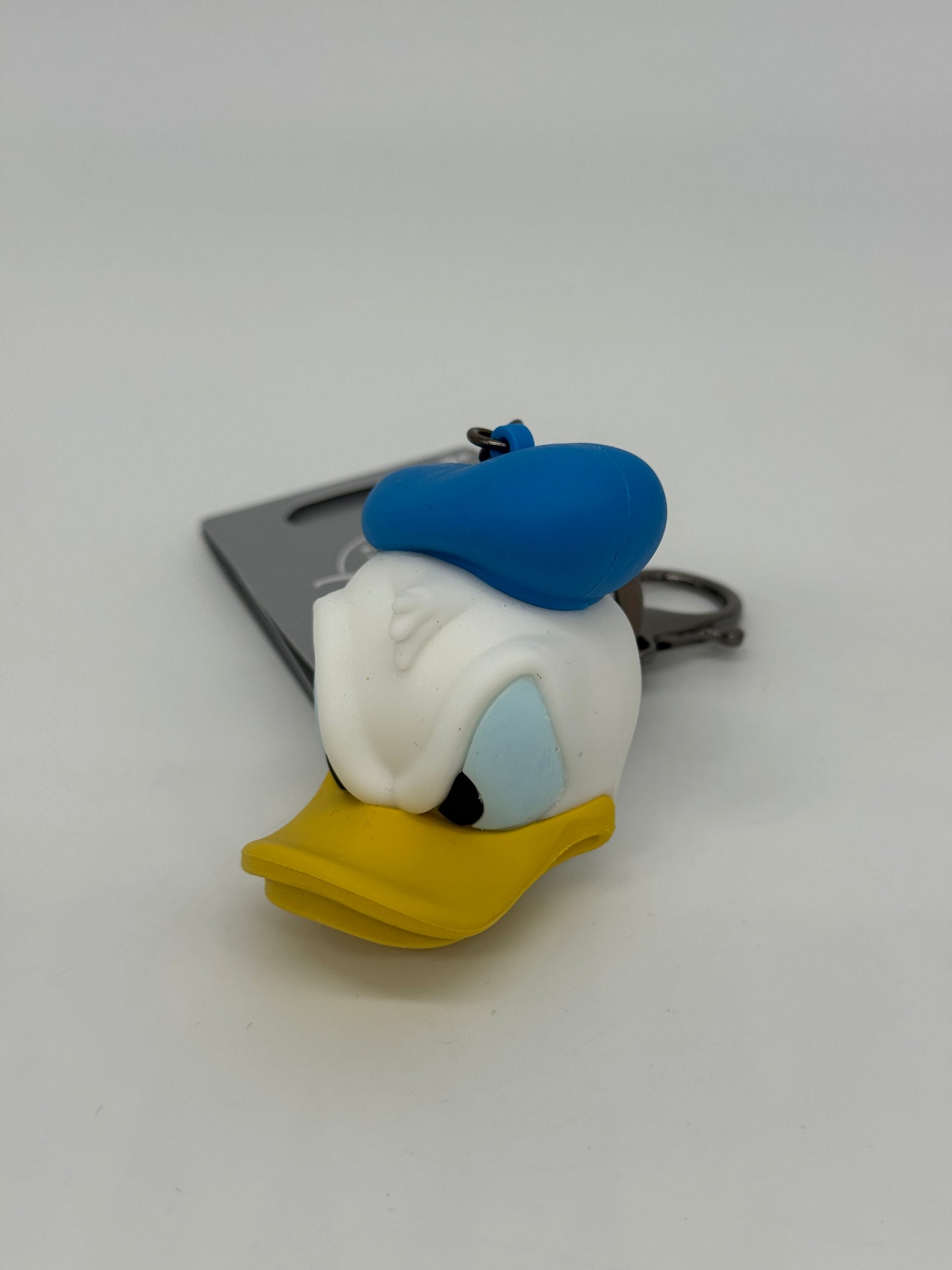 Disney Schlüsselanhänger "Donald Duck" Anhänger 90th Anniversary (2024) - End of Toys Store