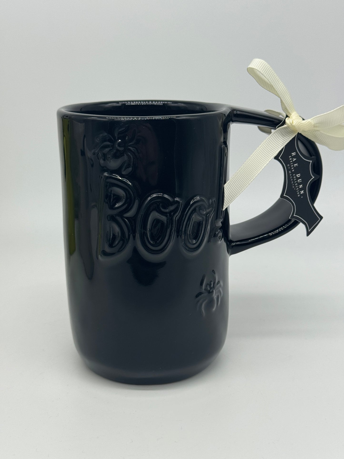 Rae Dunn Tasse "Boo!" Spider XL Halloween Kaffeebecher Artisan Collection by Magenta