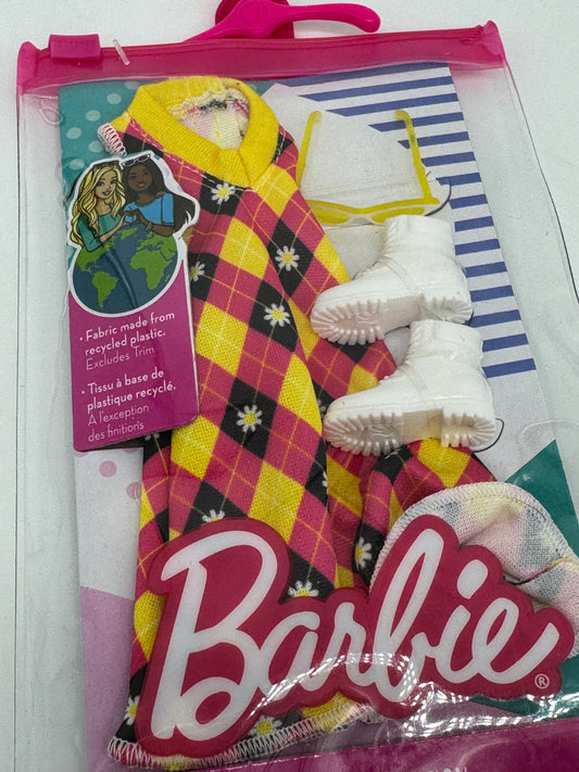 Barbie Fashions Zubehör "Kleid im Karomuster, weiße Schuhe und gelbe Sonnenbrille"