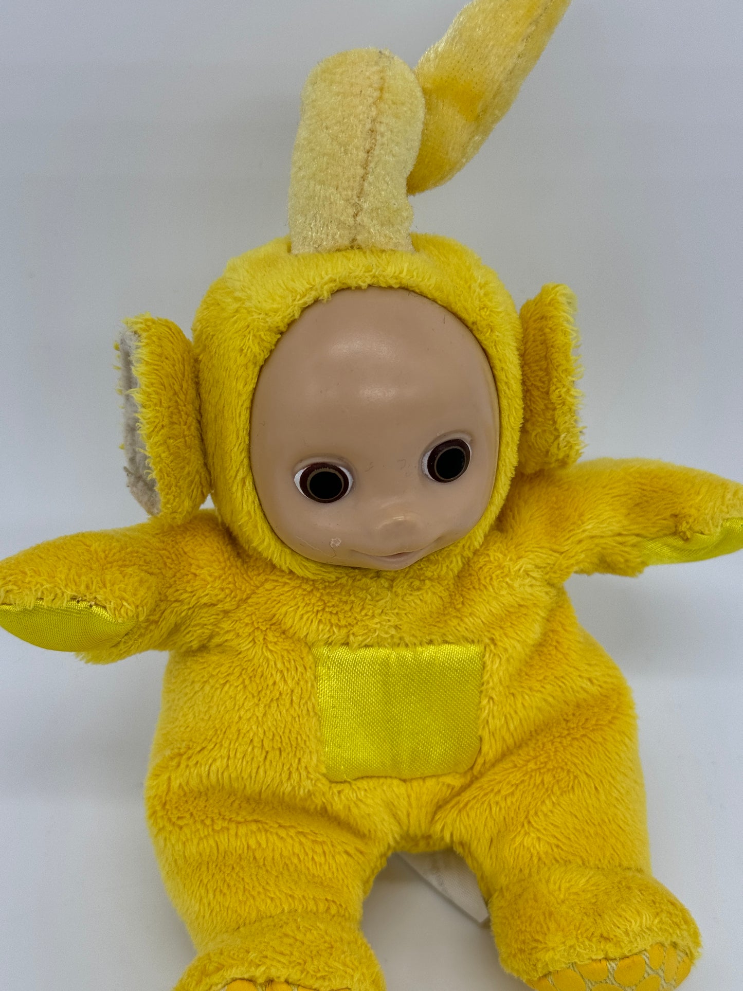Plüschfigur Beanie Rassel "Laa-Laa" Teletubbies / Teletubby Vintage (90er Jahre) - End of Toys Store