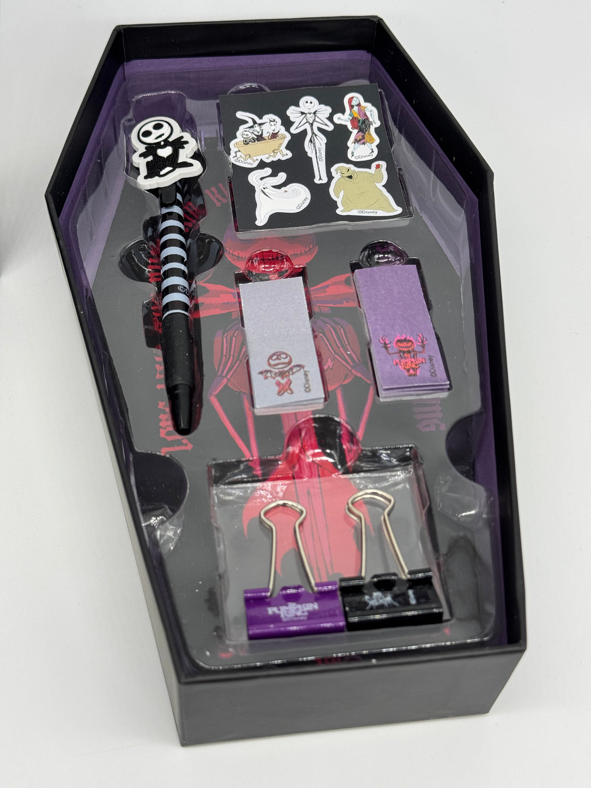 Coffret d'écriture L'Étrange Noël de Monsieur Jack, 7 pièces, dans un coffret cercueil (2024)