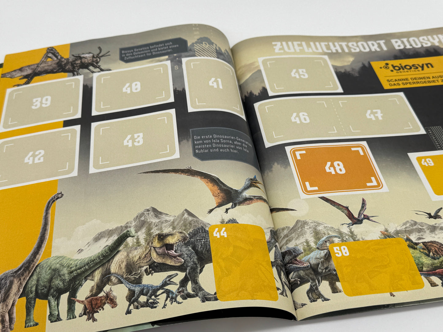 Jurassic World Dominion « Album d'autocollants à couverture souple » Un Panini New Age