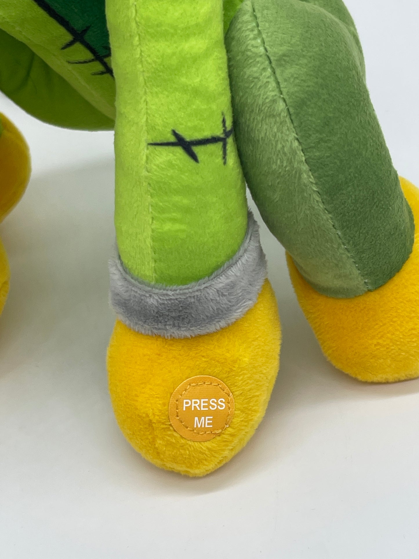 Disney Halloween "Pluto Frankenstein" Plüschtier Stofftier mit Halloweensound