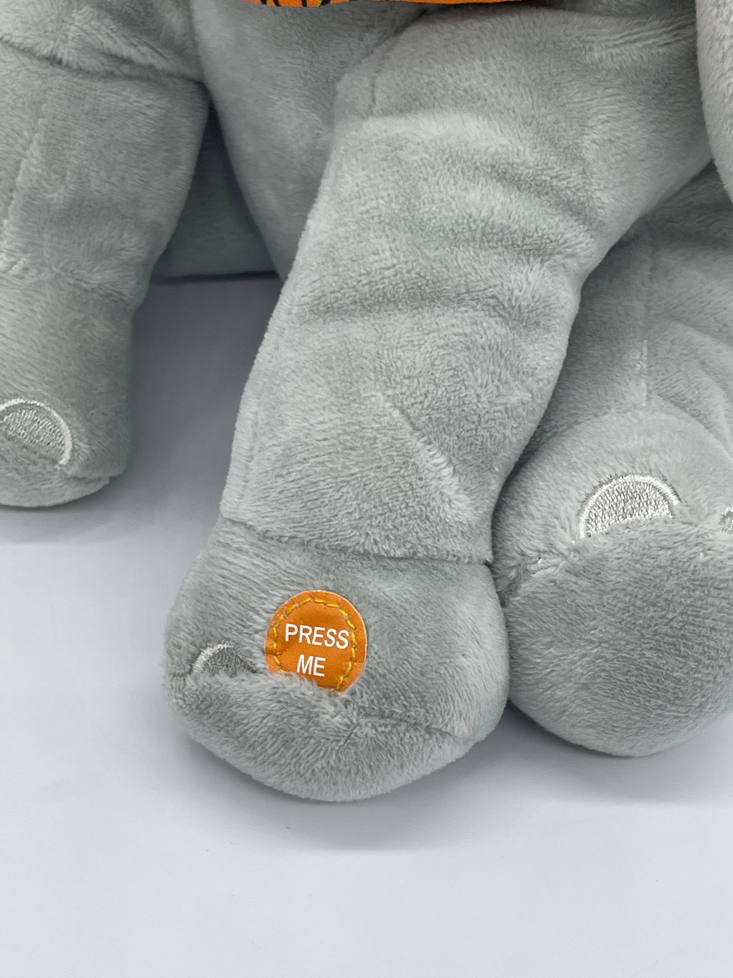 Disney Halloween "Dumbo Kürbis Pumpkin" Plüschtier Stofftier mit Halloweensound