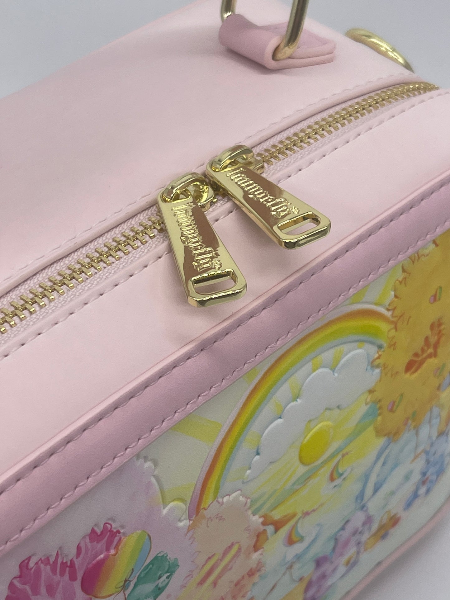Die Glücksbärchis "Umhängetasche Care Bears & Cousins Lunch Box" by Loungefly