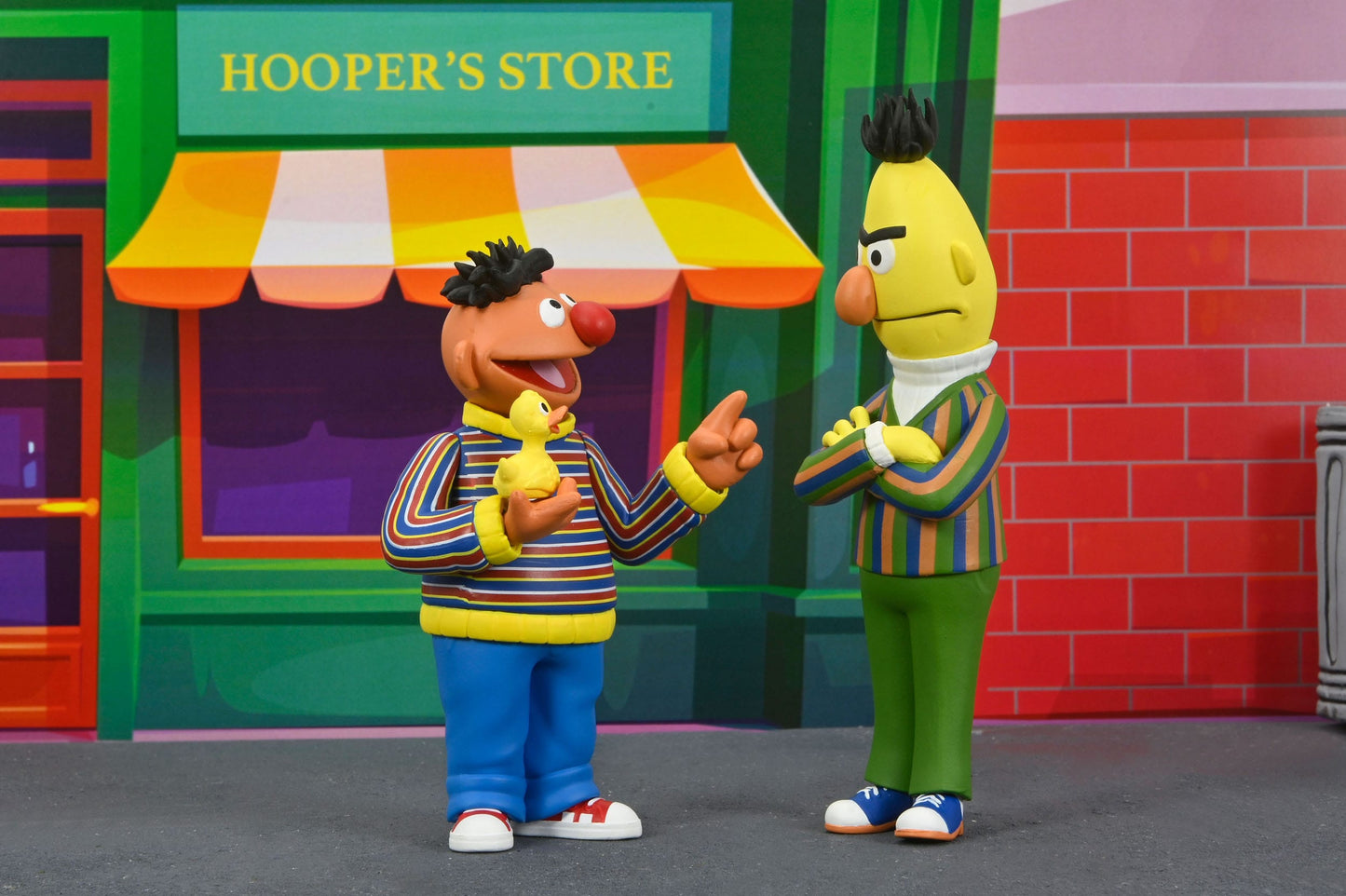 Sesame Street « Bert avec la lettre A » Figurine de collection ultime Sesame Street 18 cm Neca (2024)