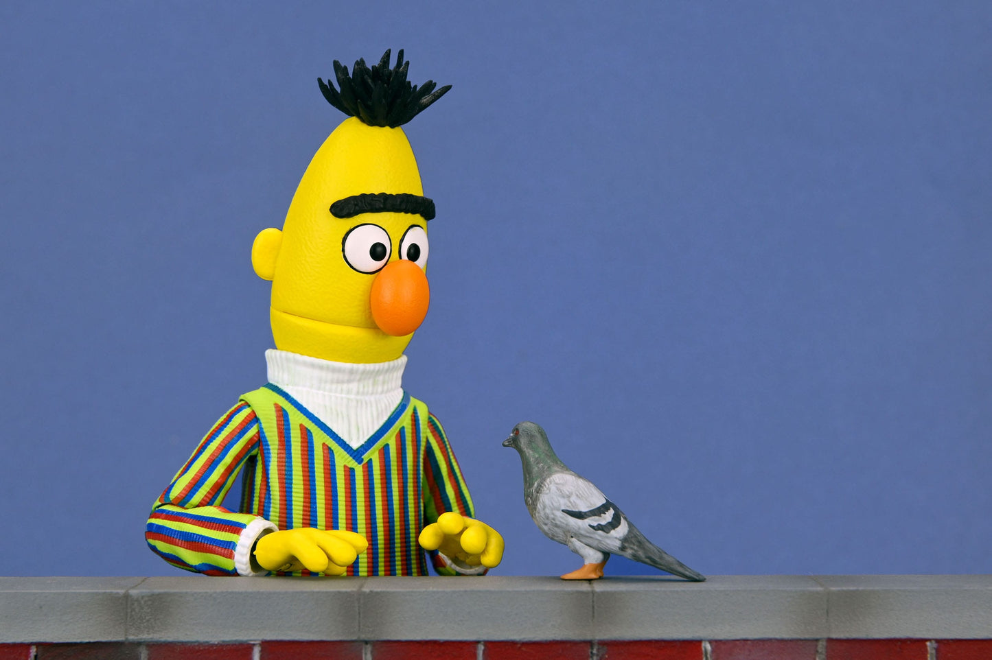 Sesamstraße "Bert mit dem Buchstabe A" Sesame Street Ultimate Sammlerfigur 18 cm Neca (2024)