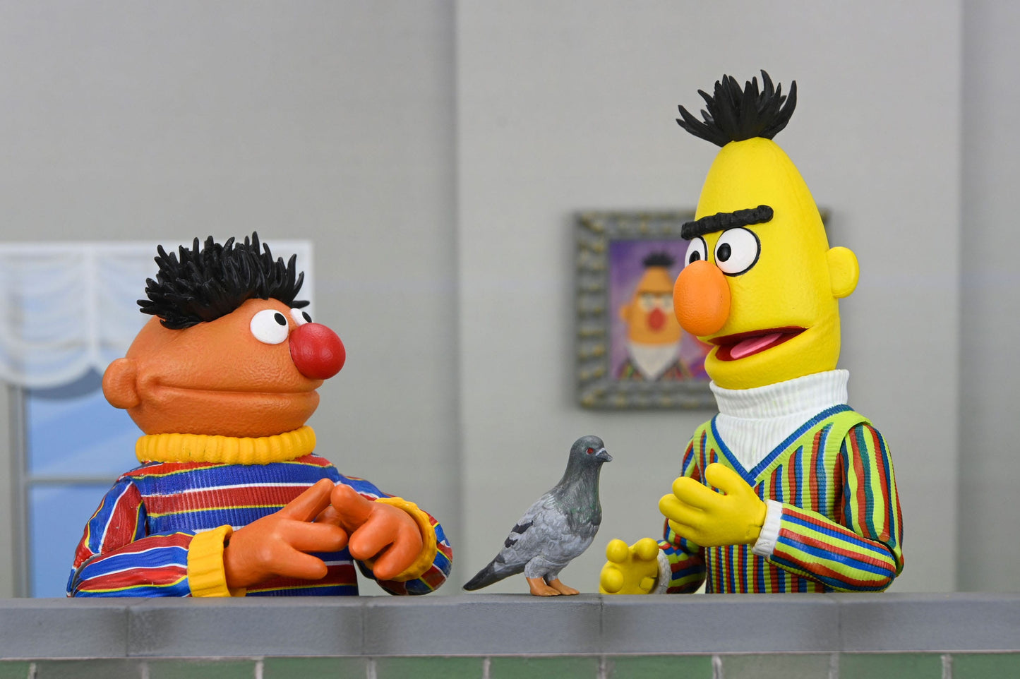 Sesamstraße "Bert mit dem Buchstabe A" Sesame Street Ultimate Sammlerfigur 18 cm Neca (2024)
