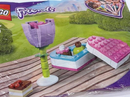Polybag LEGO Friends "Pralinenschachtel & Blume (30411)