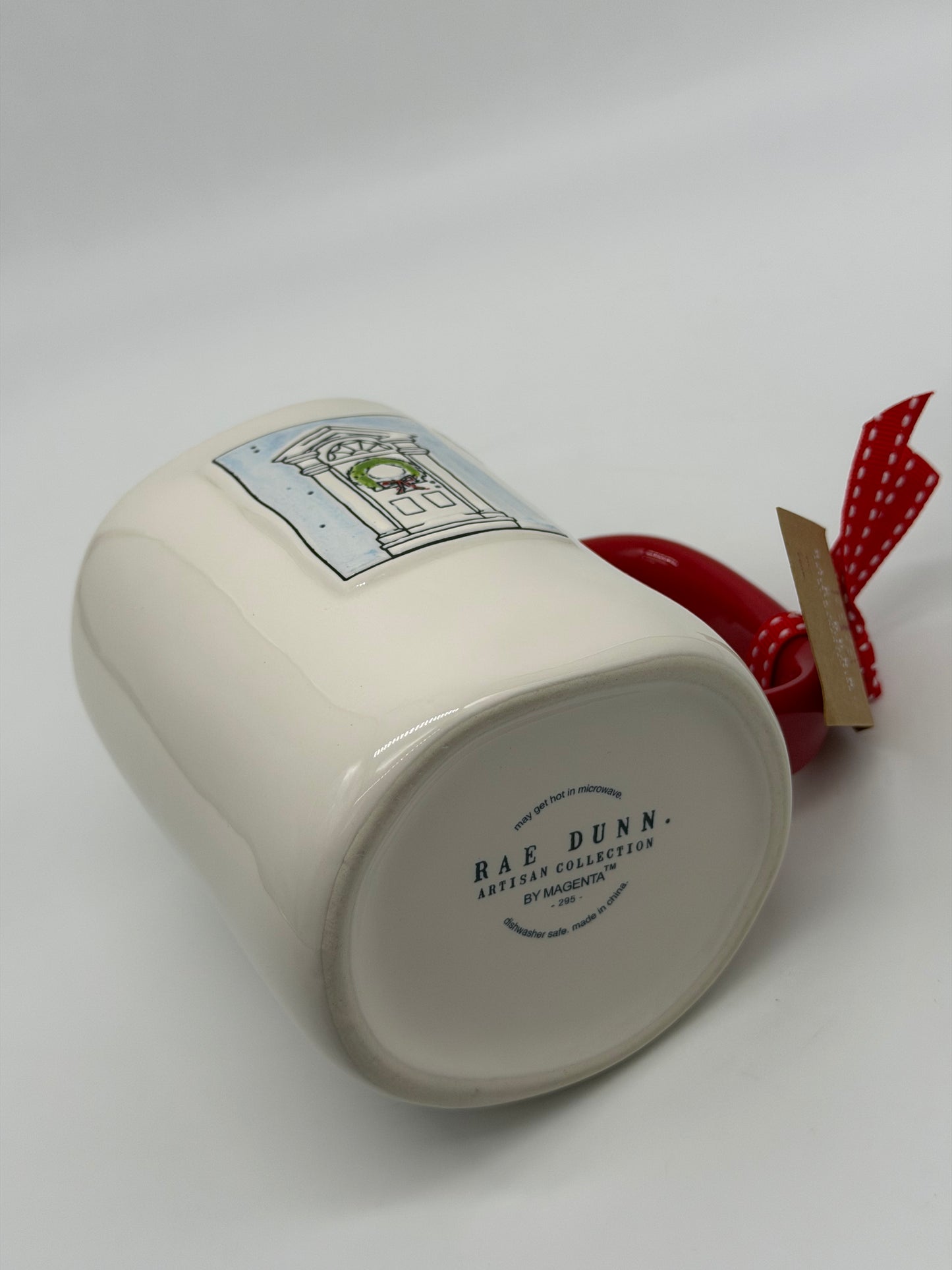 Rae Dunn Tasse "Deck the Halls" Weihnachten Kaffeebecher Artisan Collection by Magenta (2025)