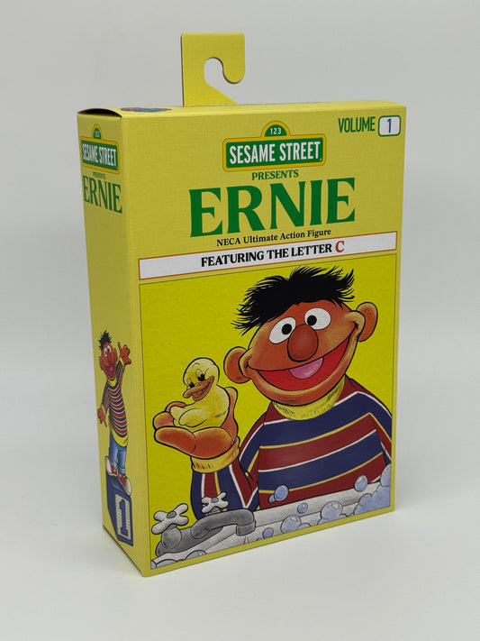 Sesamstraße "Ernie mit dem Buchstabe C" Sesame Street Ultimate Sammlerfigur 18 cm Neca (2024)