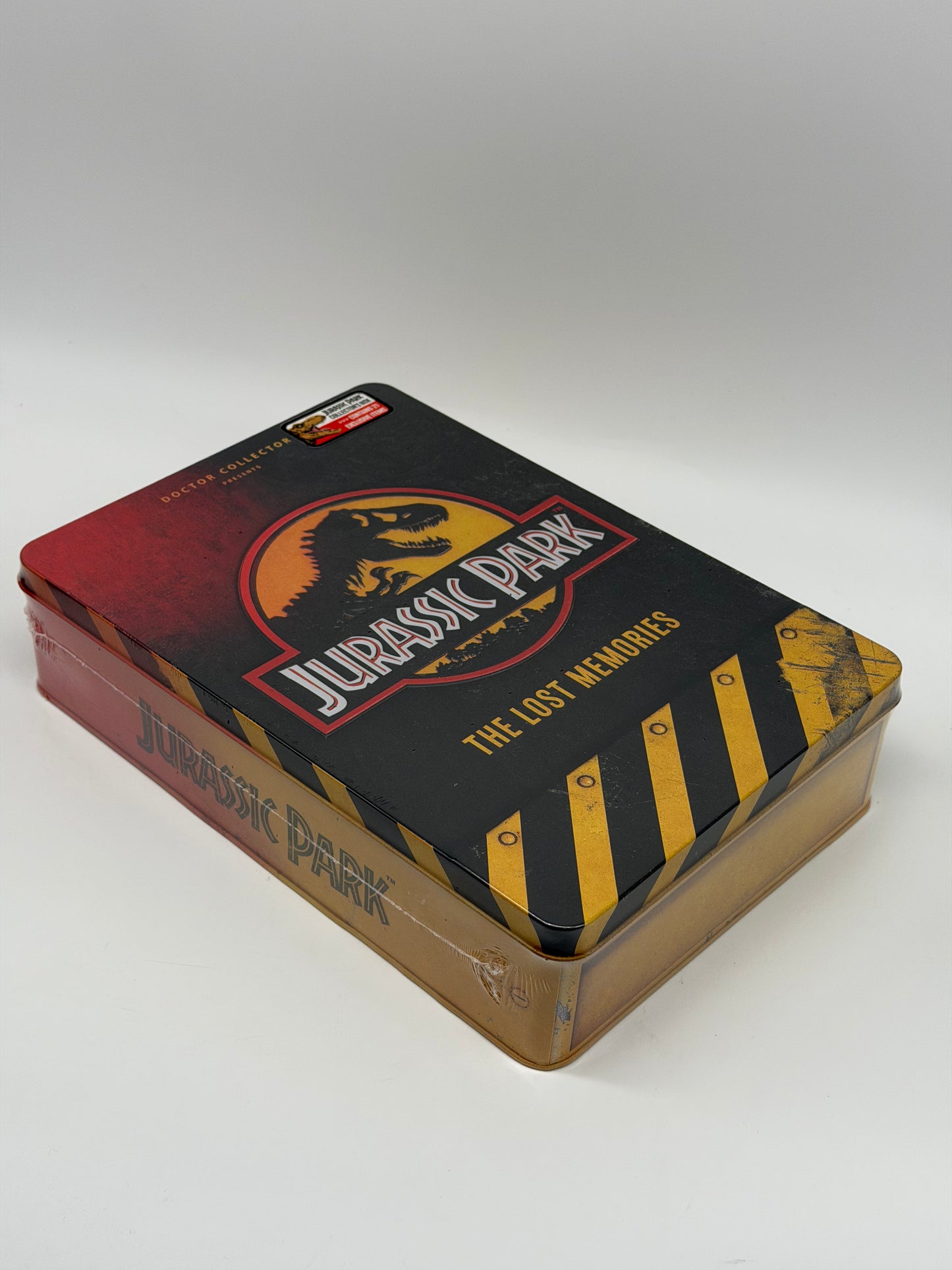 Jurassic Park Sammlerbox "The Lost Memories" mit 21 exklusive Collector Items in Metalldose
