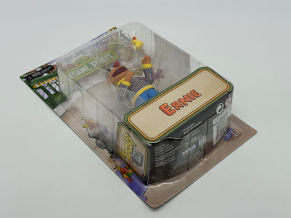Sesame Street « Bert avec la lettre A » Figurine de collection ultime Sesame Street 18 cm Neca (2024)