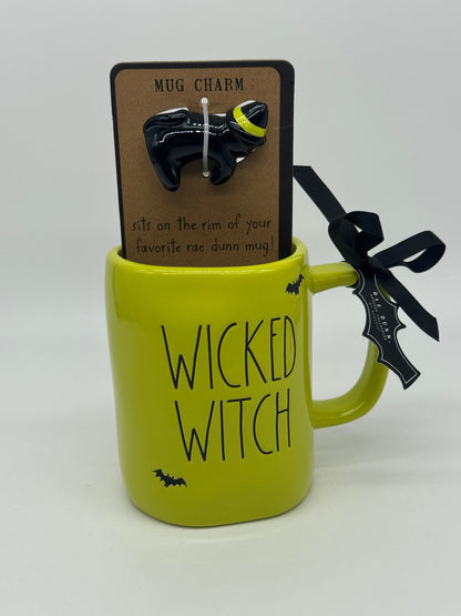 Rae Dunn Tasse "Wicked Witch" mit Mug Charm Halloween Kaffeebecher Artisan Collection by Magenta