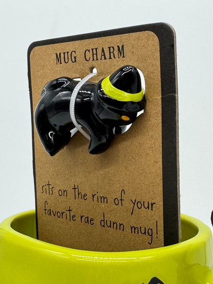 Rae Dunn Tasse "Wicked Witch" mit Mug Charm Halloween Kaffeebecher Artisan Collection by Magenta