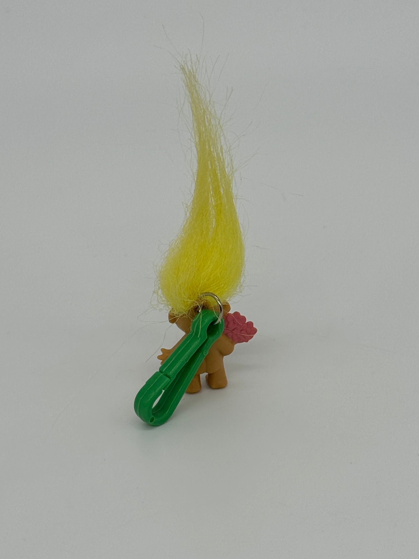 Die Trolls "Mini Troll gelbes Haar mit Blumen" Glückstroll Anhänger / Halskette 90er Jahre