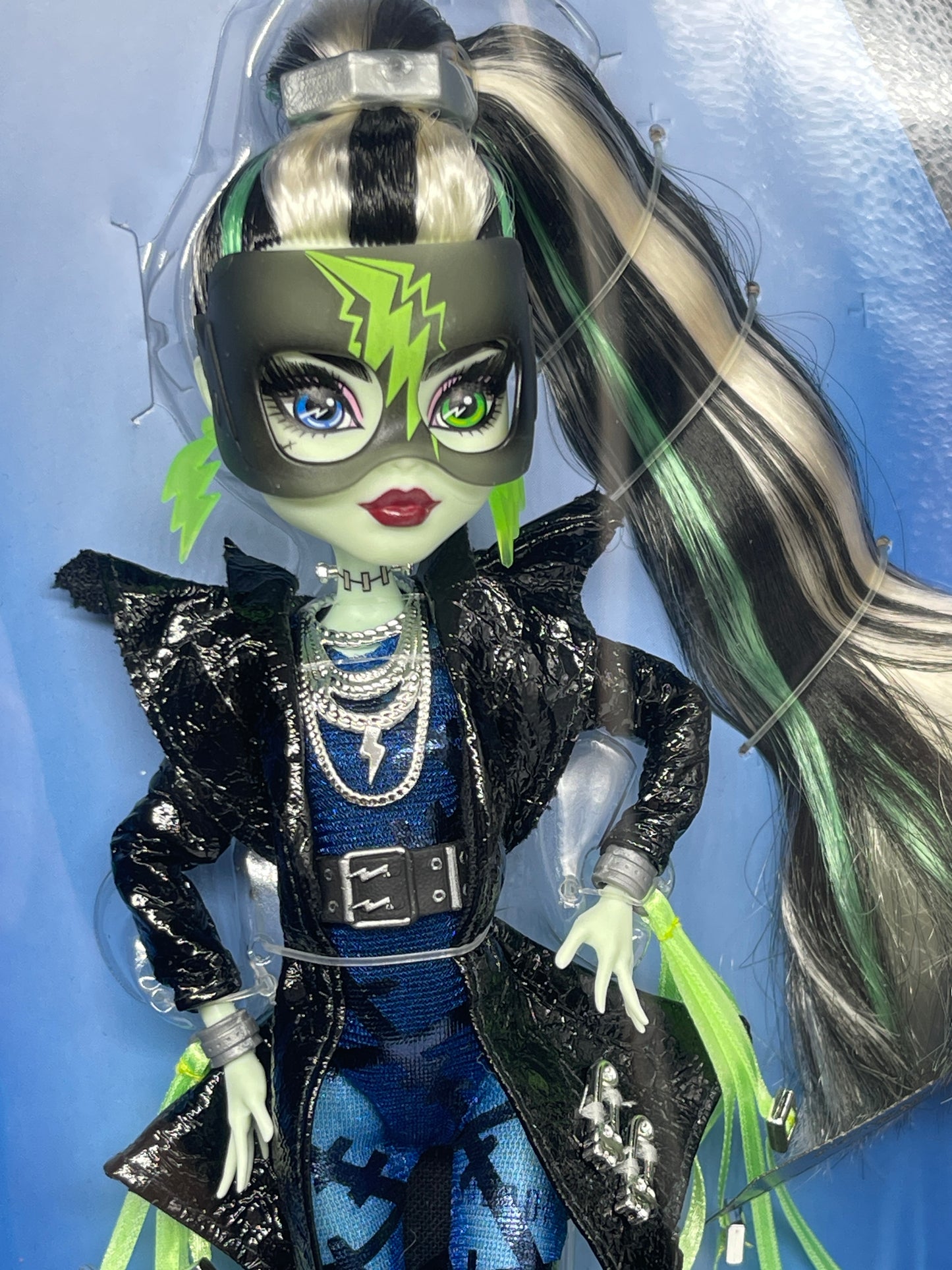 Monster High Haunt Couture Midnight Runway Frankie Stein Doll – Mattel  Creations