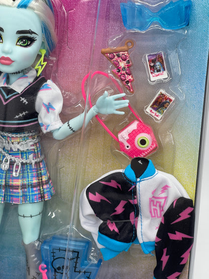 Monster High "Clawdeen Wolf &amp; Crescent" Creepover Party US Version (2022) 