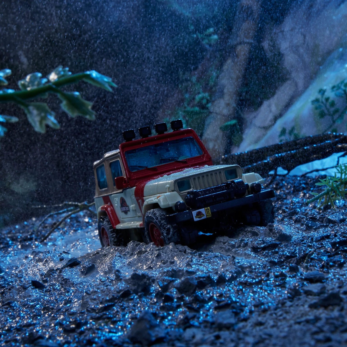 Transformers Jurassic Park "Dilophocon & Autobot JP12" Cross Collab 30th Anniversary