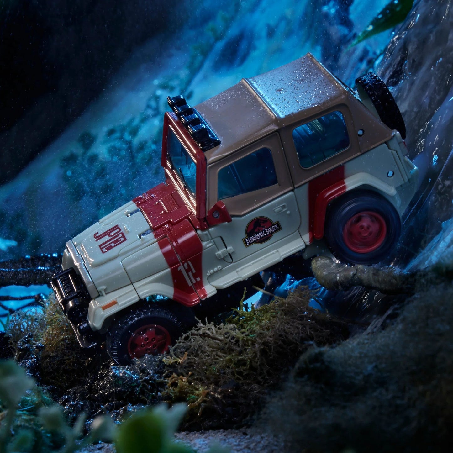Transformers Jurassic Park "Dilophocon & Autobot JP12" Cross Collab 30th Anniversary