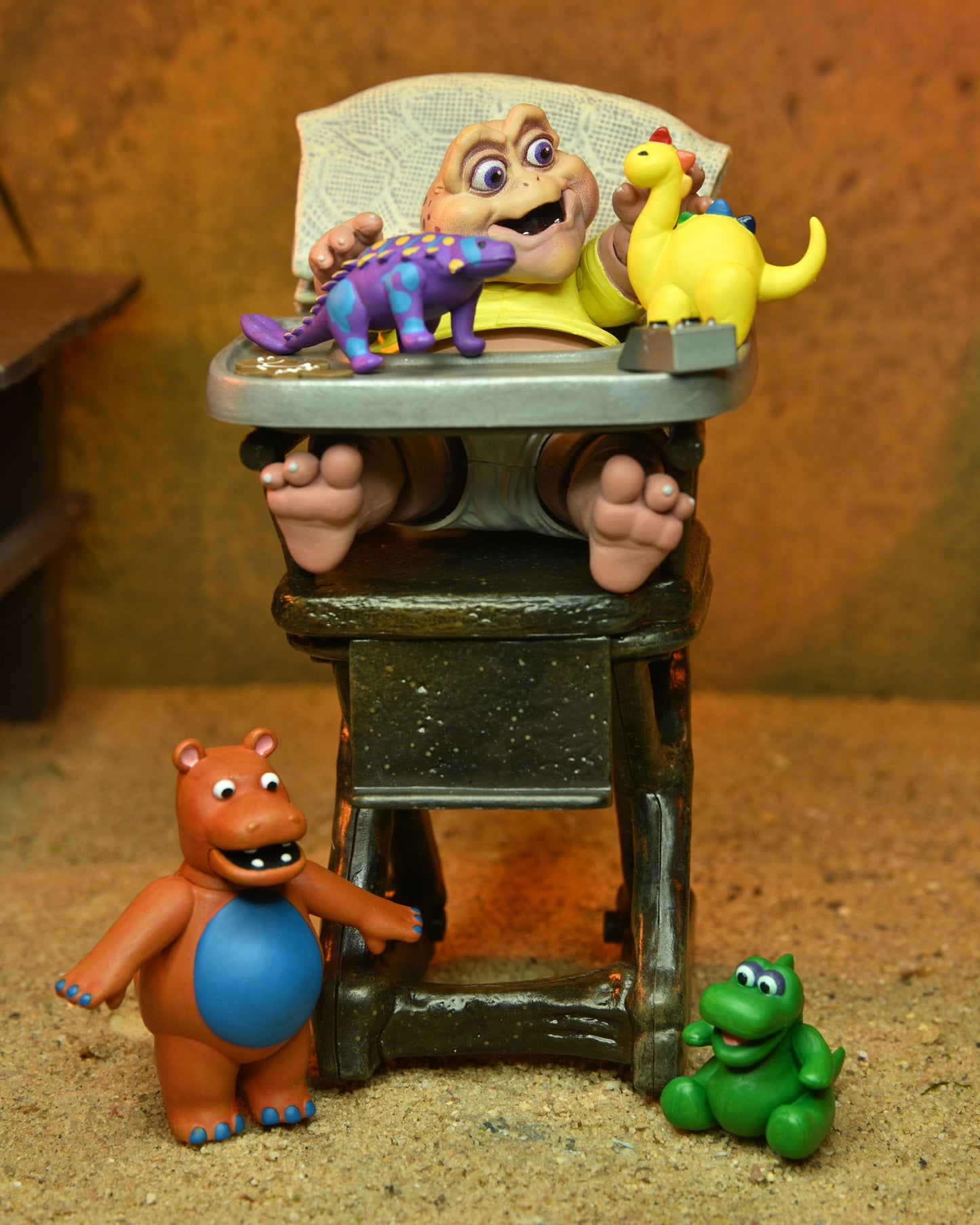 Die Dinos "Baby Sinclair" Dinosaurs Ultimate Sammlerfigur 18 cm Neca (2024)