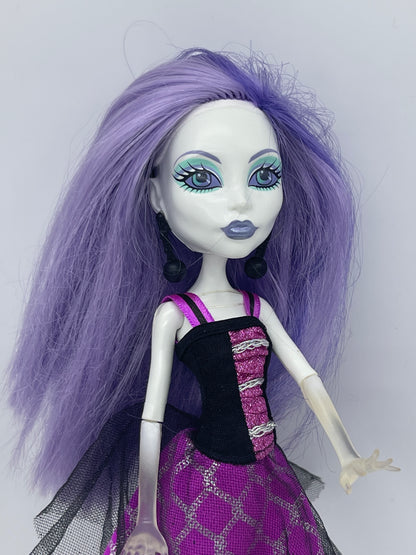 Monster High "Spectra Vondergeist" mit Leucht- und Geräuschfunktion (2012, Mattel)