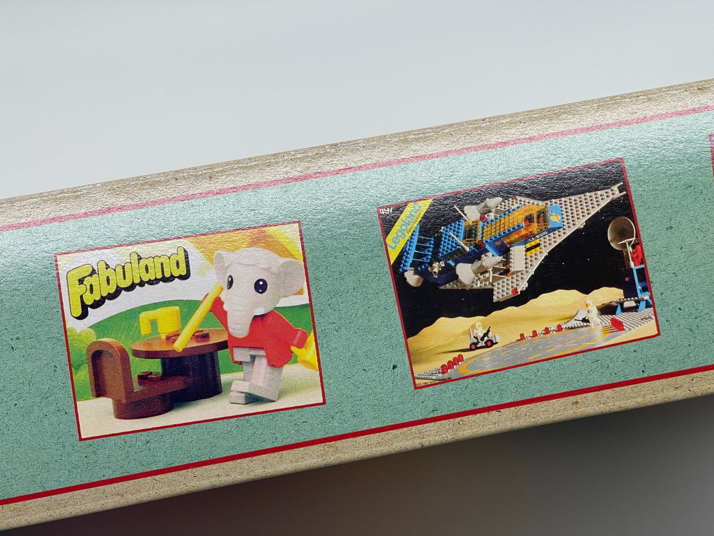 LEGO Classic "90 Jahre Spielspaß" 15 Modelle legendärer Spielzeuge (11021)