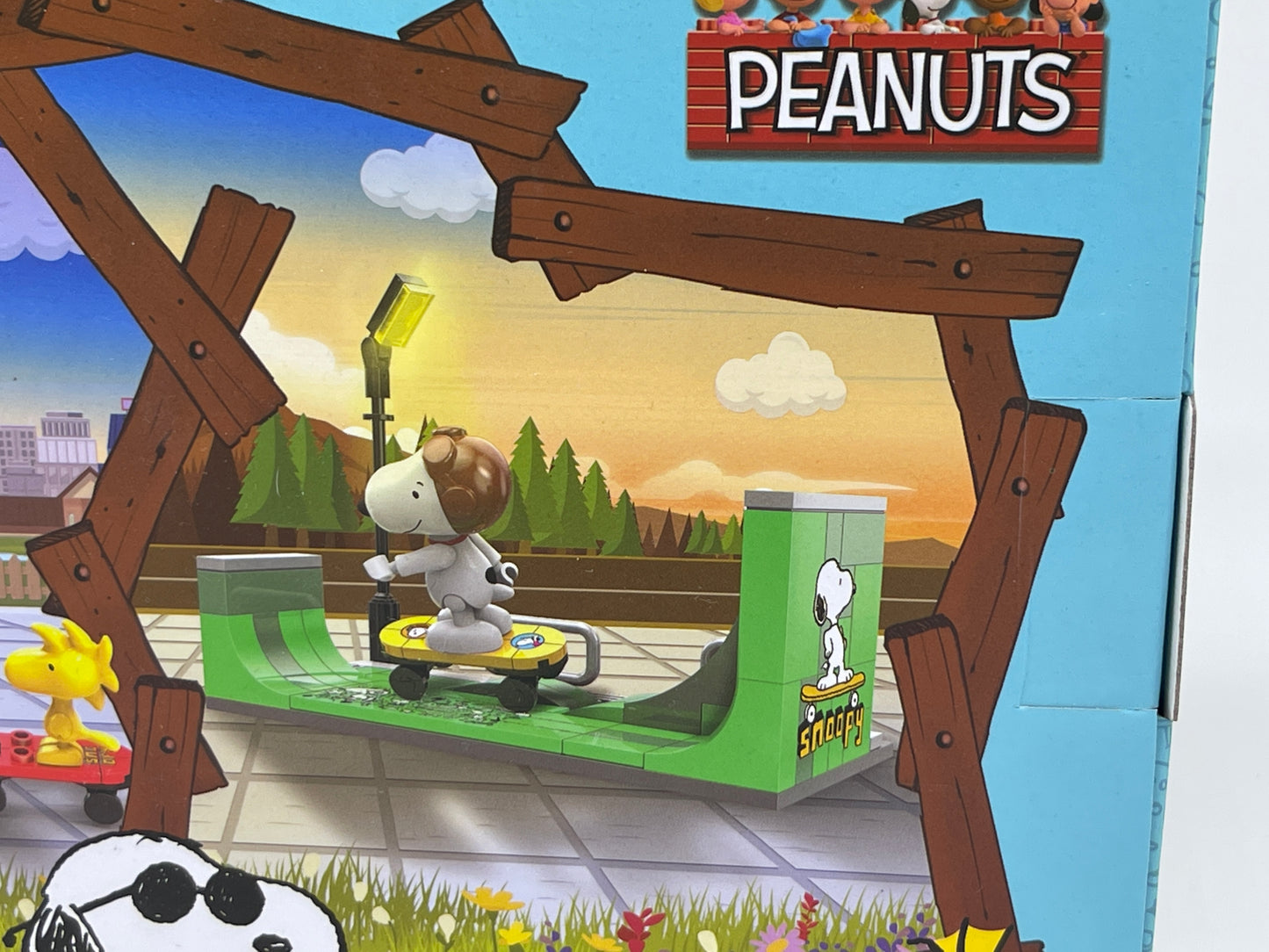 MINISO Japan "Peanuts Skateboard Shop" Street Fair Building Blocks Linoos
