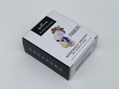 Hallmark Ornaments Keepsake 2022 "Werewolf Snoopy Peanuts Gang" Mikrofigur